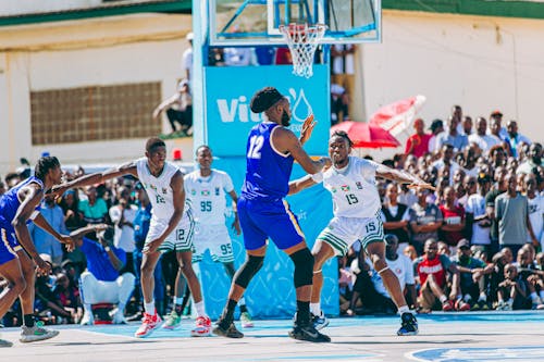 跟队：阿什拉夫伤缺6-8周，他的目标是尽快恢复赶上非洲杯